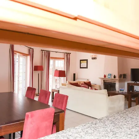 Casa Querida Сasa de vacaciones Óbidos